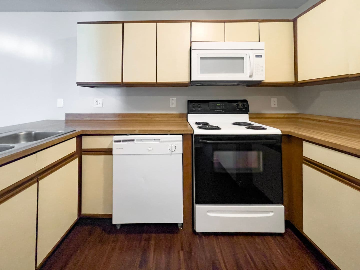 Muncie Apartment: 1001 W Wayne Street #102