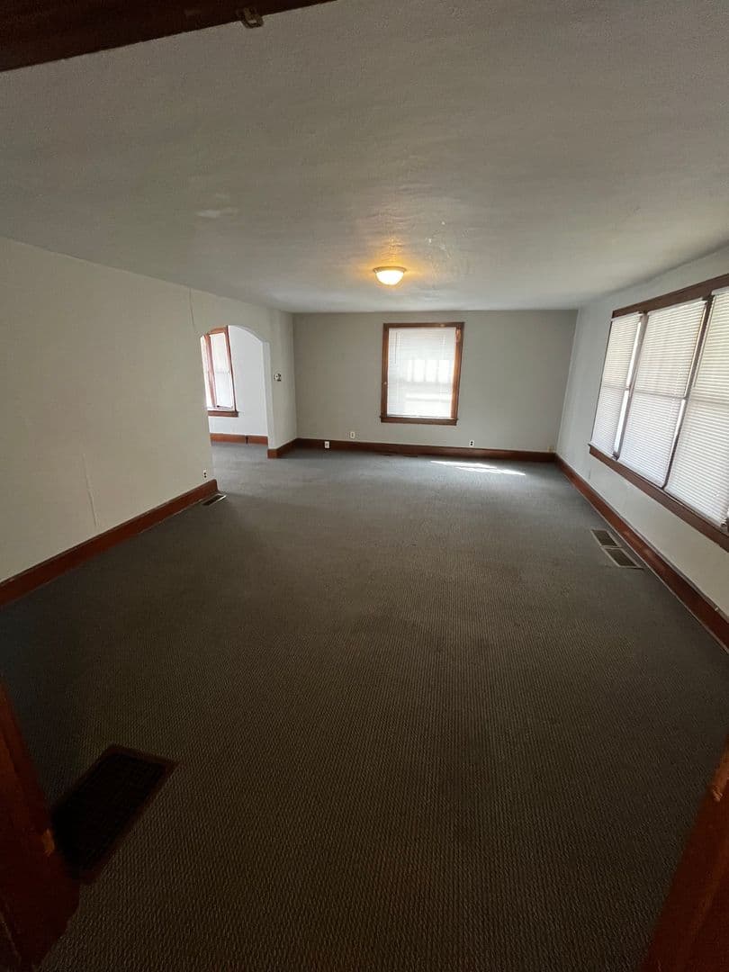 Muncie House: 108 N McKinley Ave