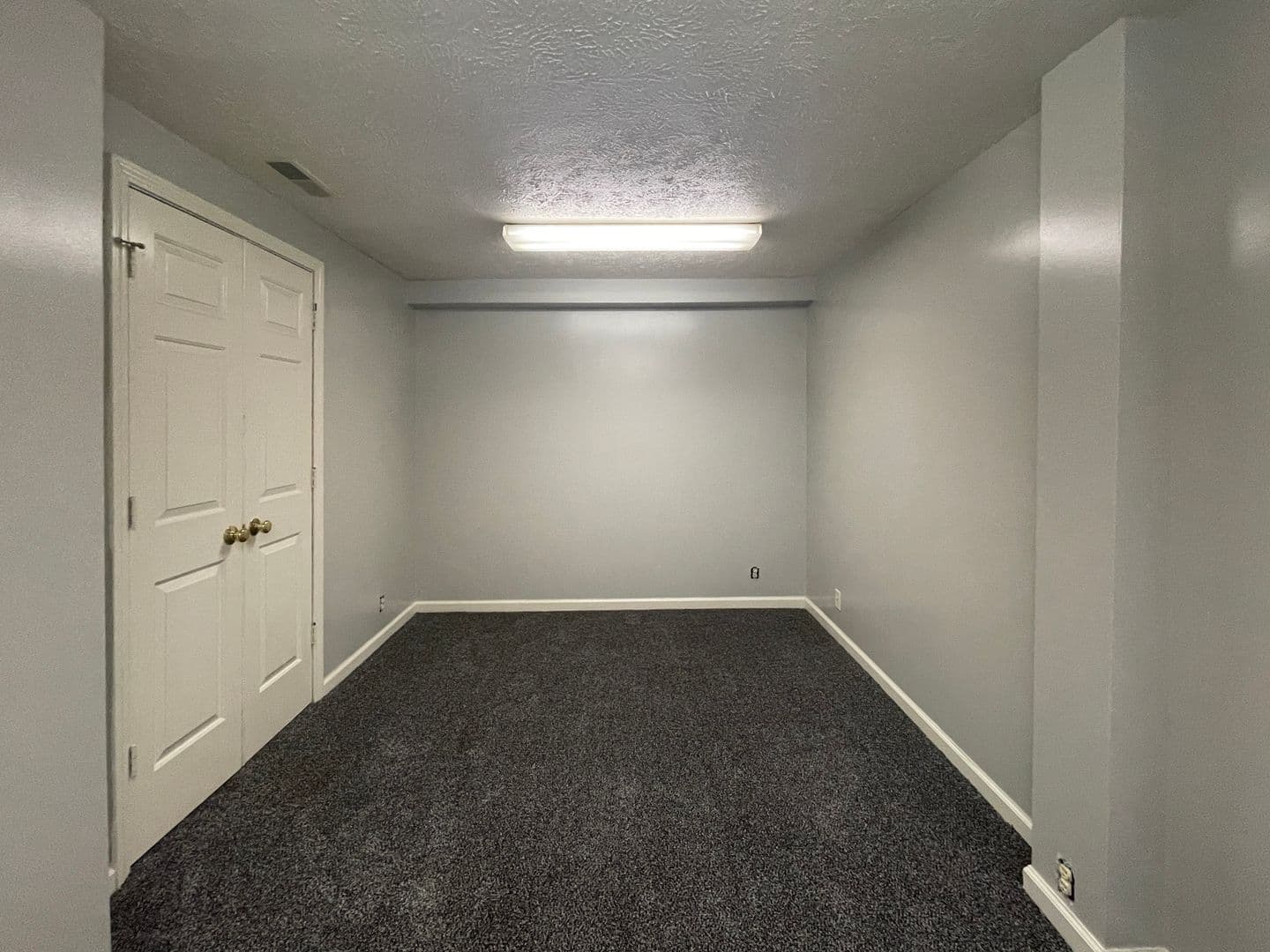 Muncie Apartment: 9012 W Jackson St