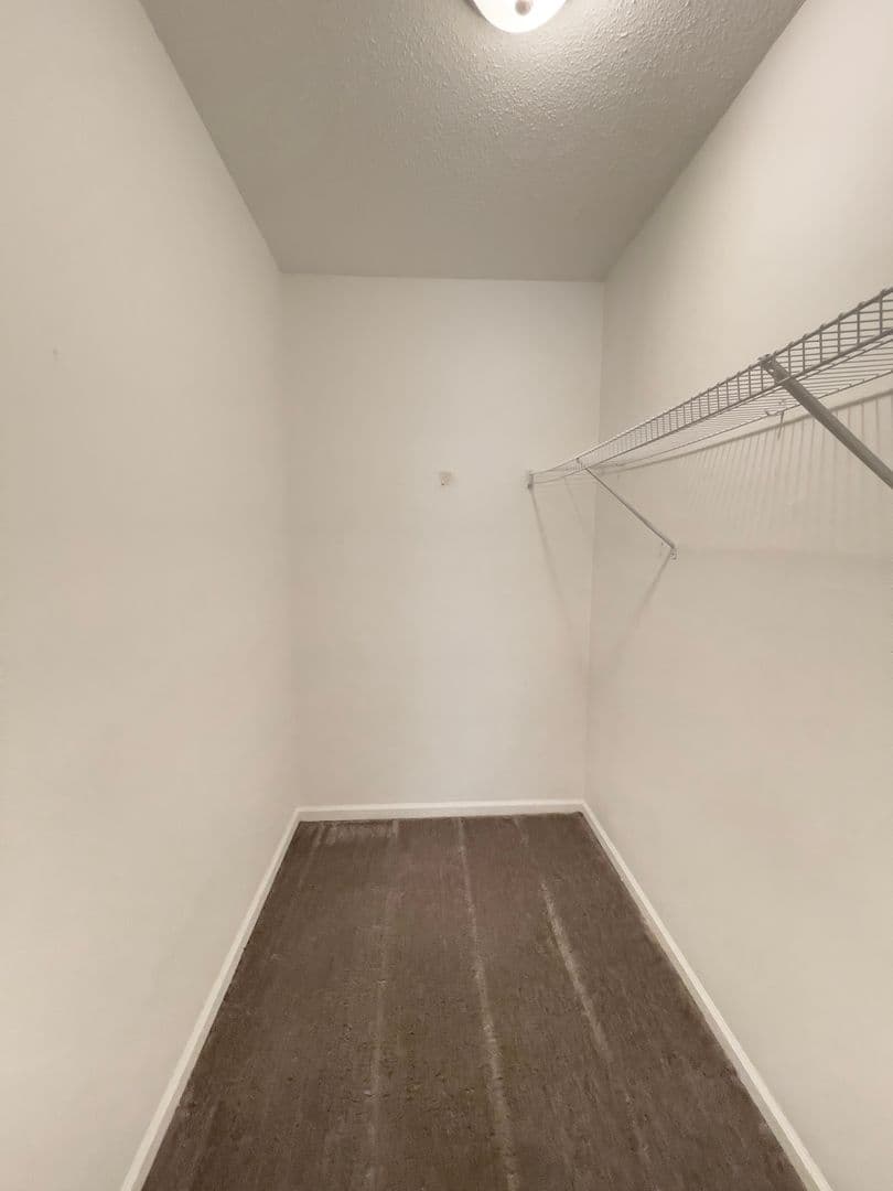 Muncie Apartment: 1001 W Wayne Street #208