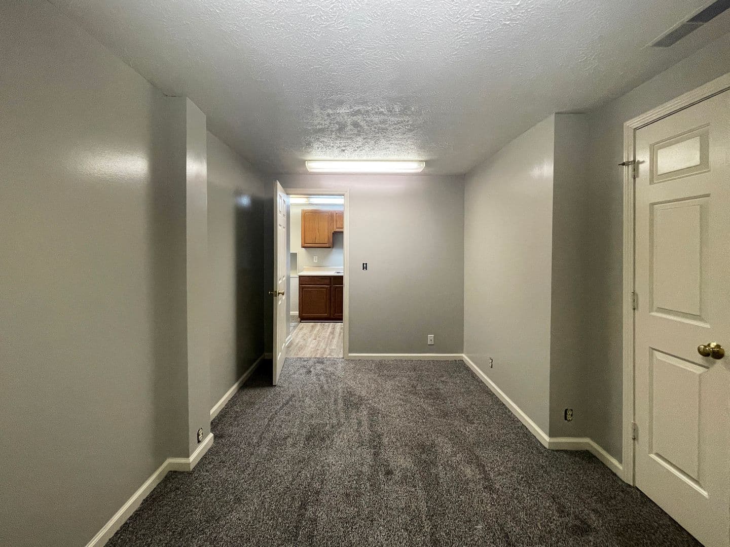 Muncie Apartment: 9012 W Jackson St