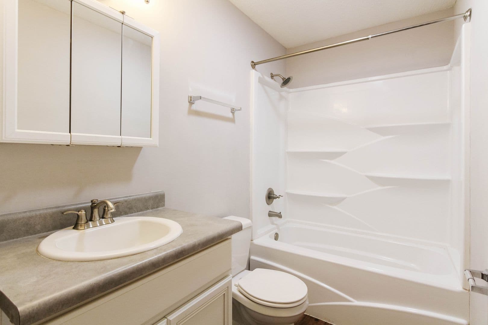 Muncie Apartment: 1408 W White River Blvd