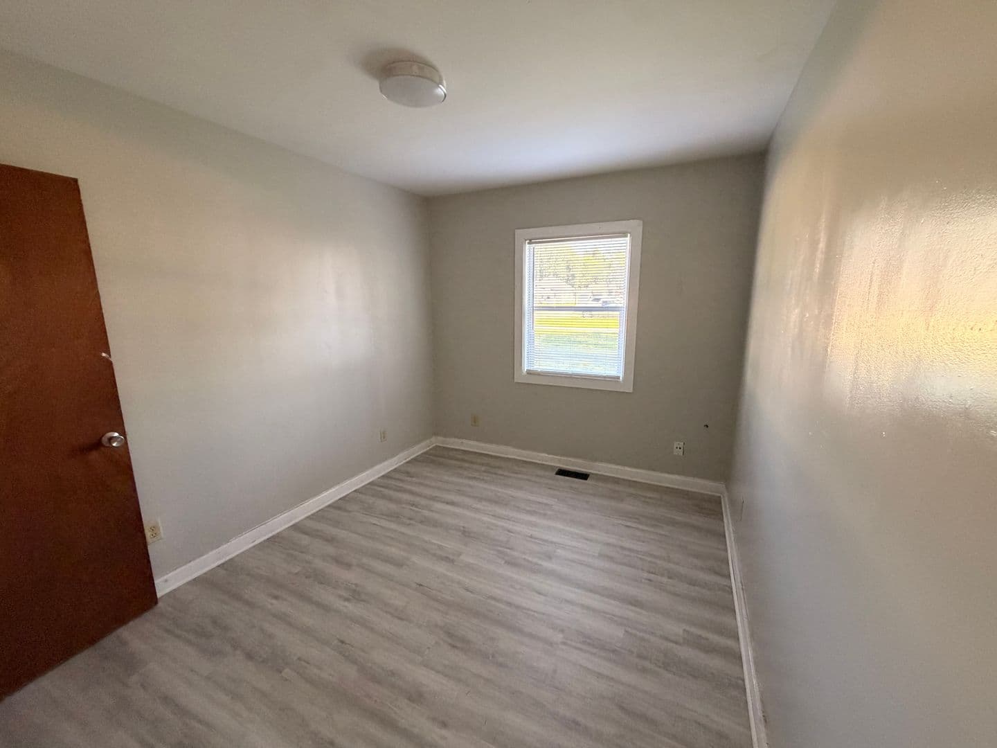 Muncie House: 2020 N Glenwood Ave.