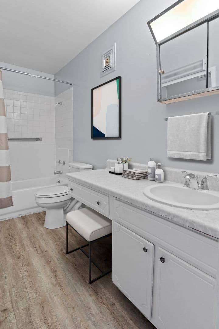 Elwood Apartment: 1775 Antler Ct.