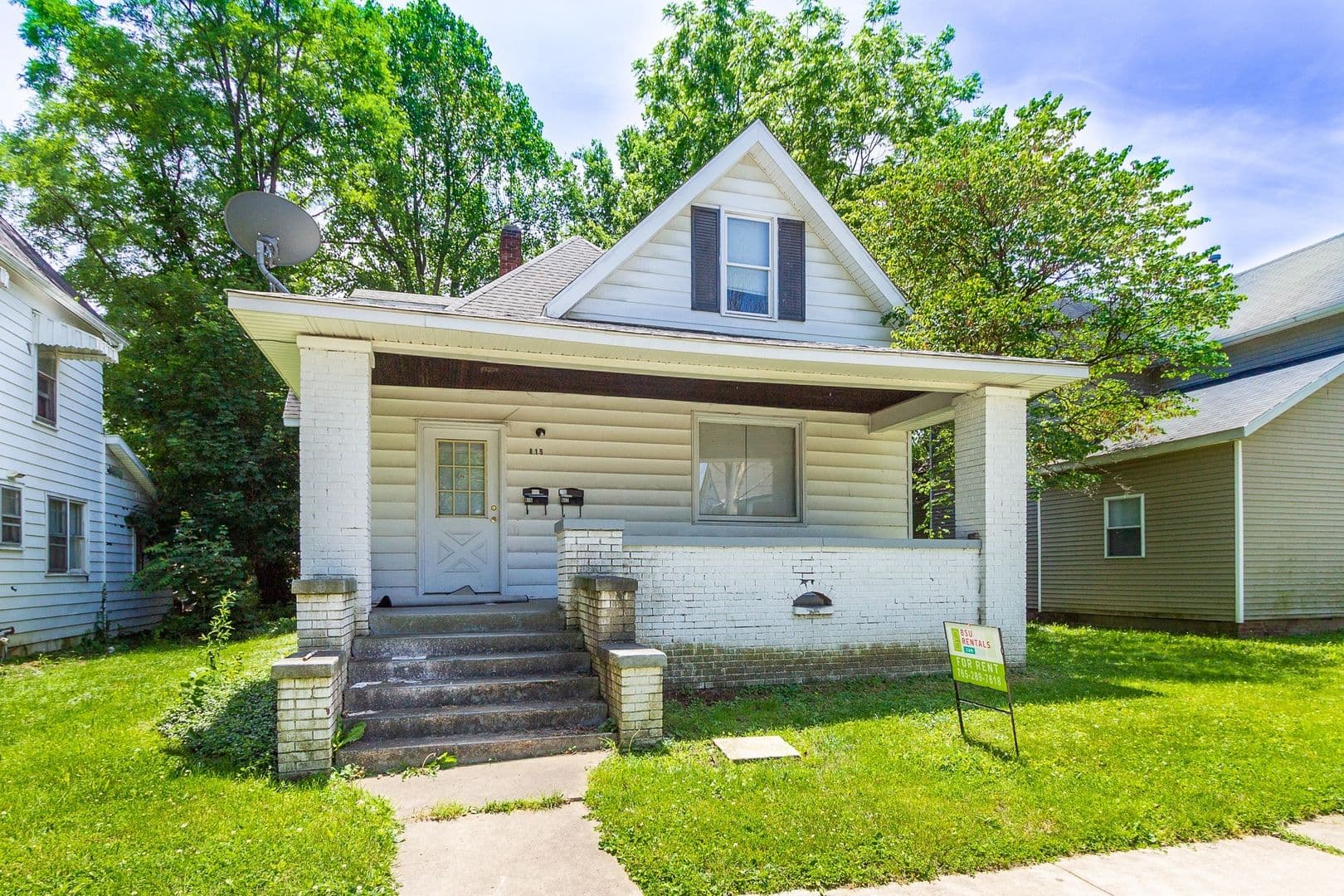 Muncie Apartment: 815 W University Ave