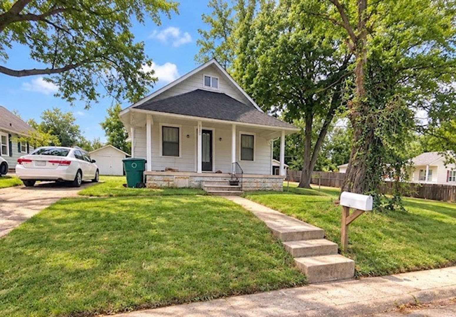 Muncie House: 2109 N Rosewood Ave.