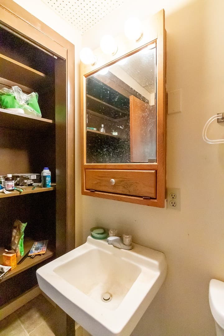 Muncie Apartment: 402 N Calvert St.
