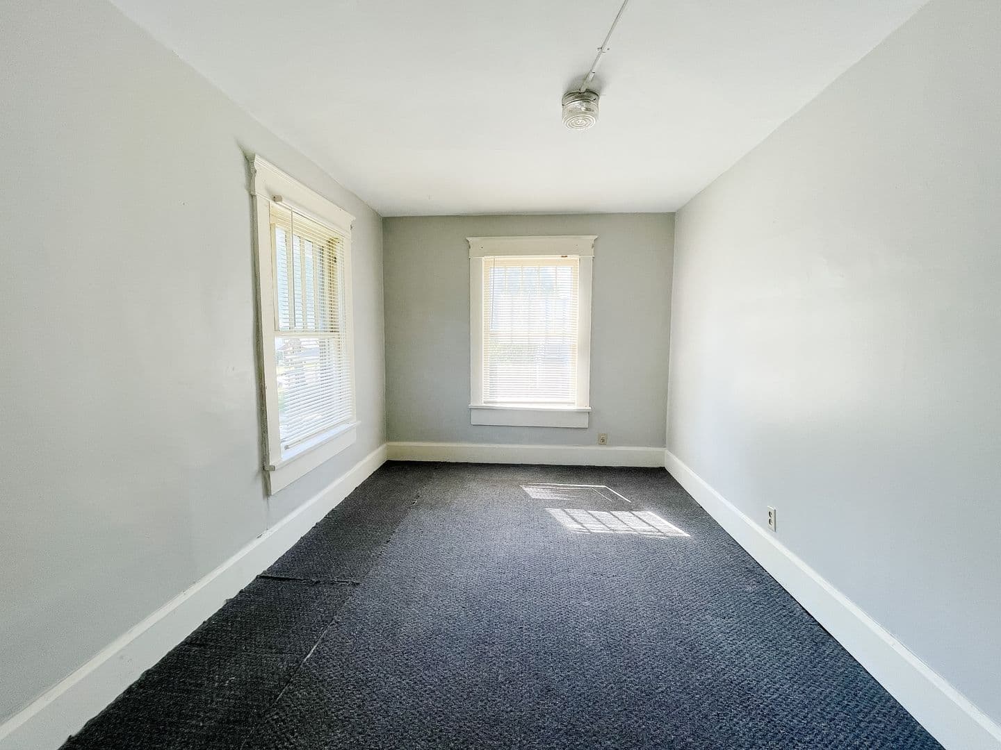 Muncie Apartment: 218 S Martin Ave
