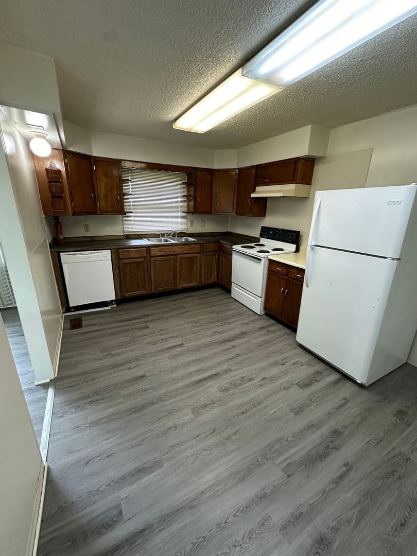 Muncie Apartment: 7701 S St Road 67