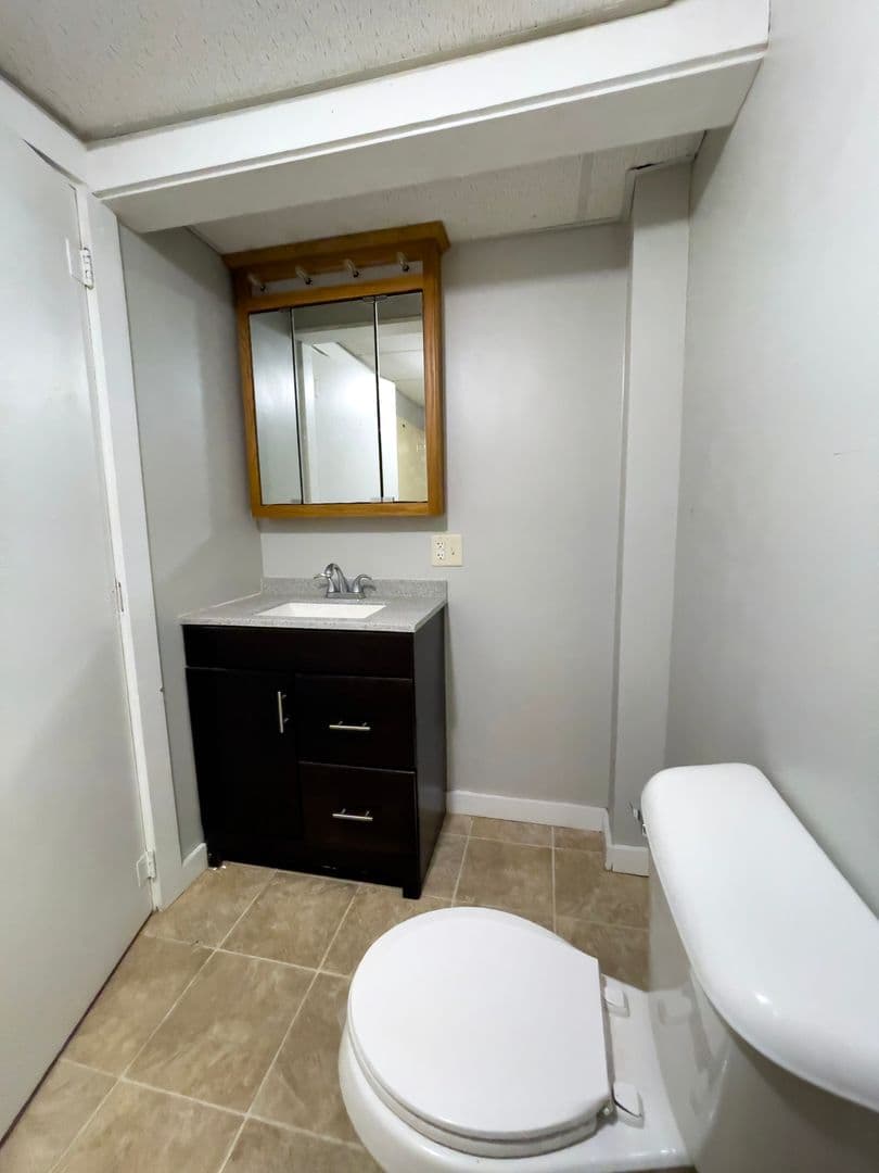 Muncie Apartment: 402 N Calvert St.