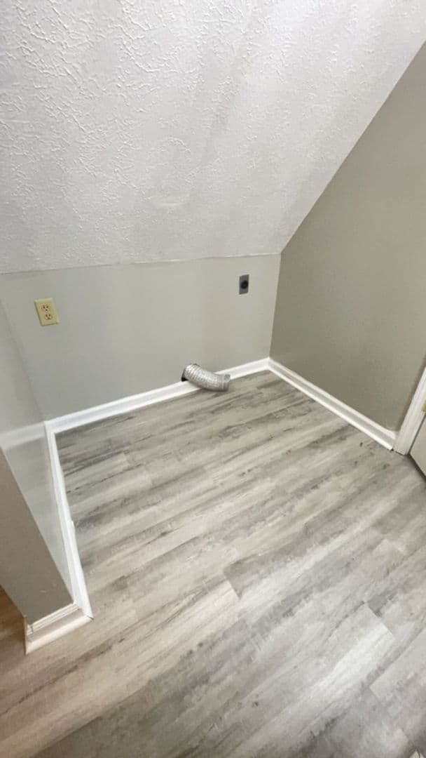 Muncie Apartment: 9012 W Jackson St