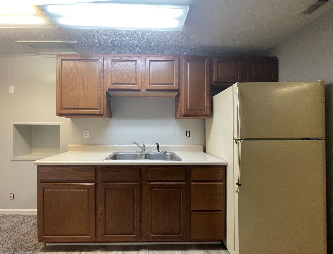 Muncie Apartment: 9012 W Jackson St