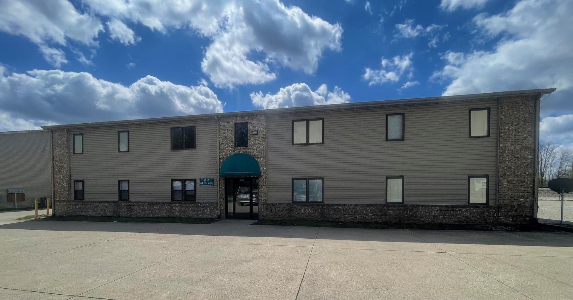 Muncie Apartment: 2015 W Godman Ave