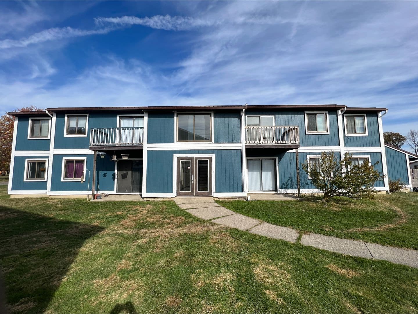 Garrett Apartment: 400 Oak Trail