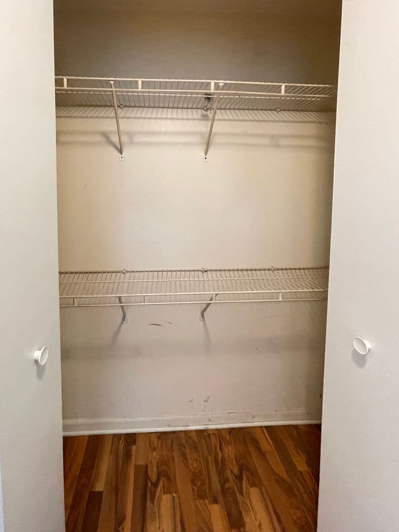 Muncie Apartment: 114 E 8th St