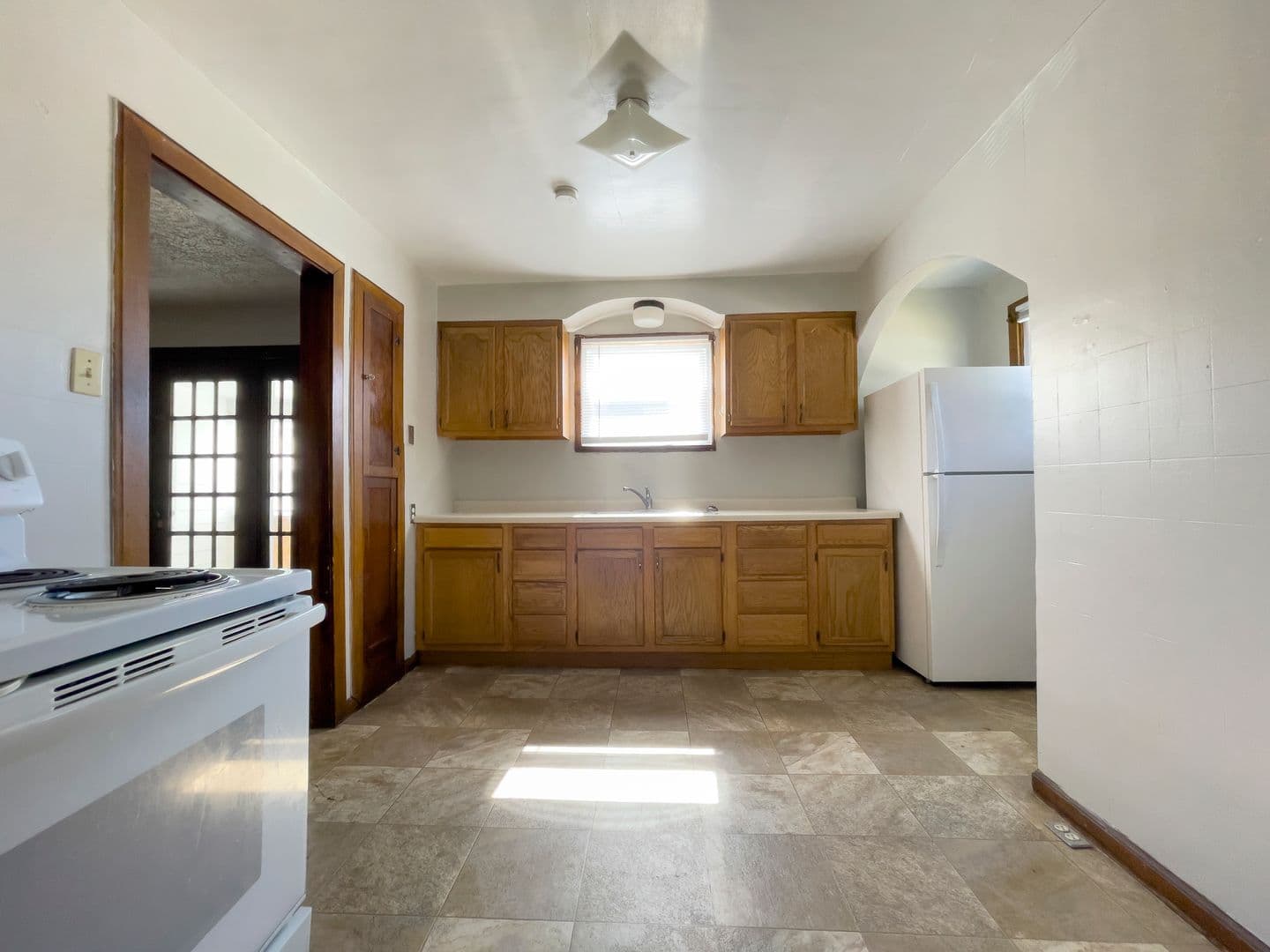 Muncie House: 101 N Dill St