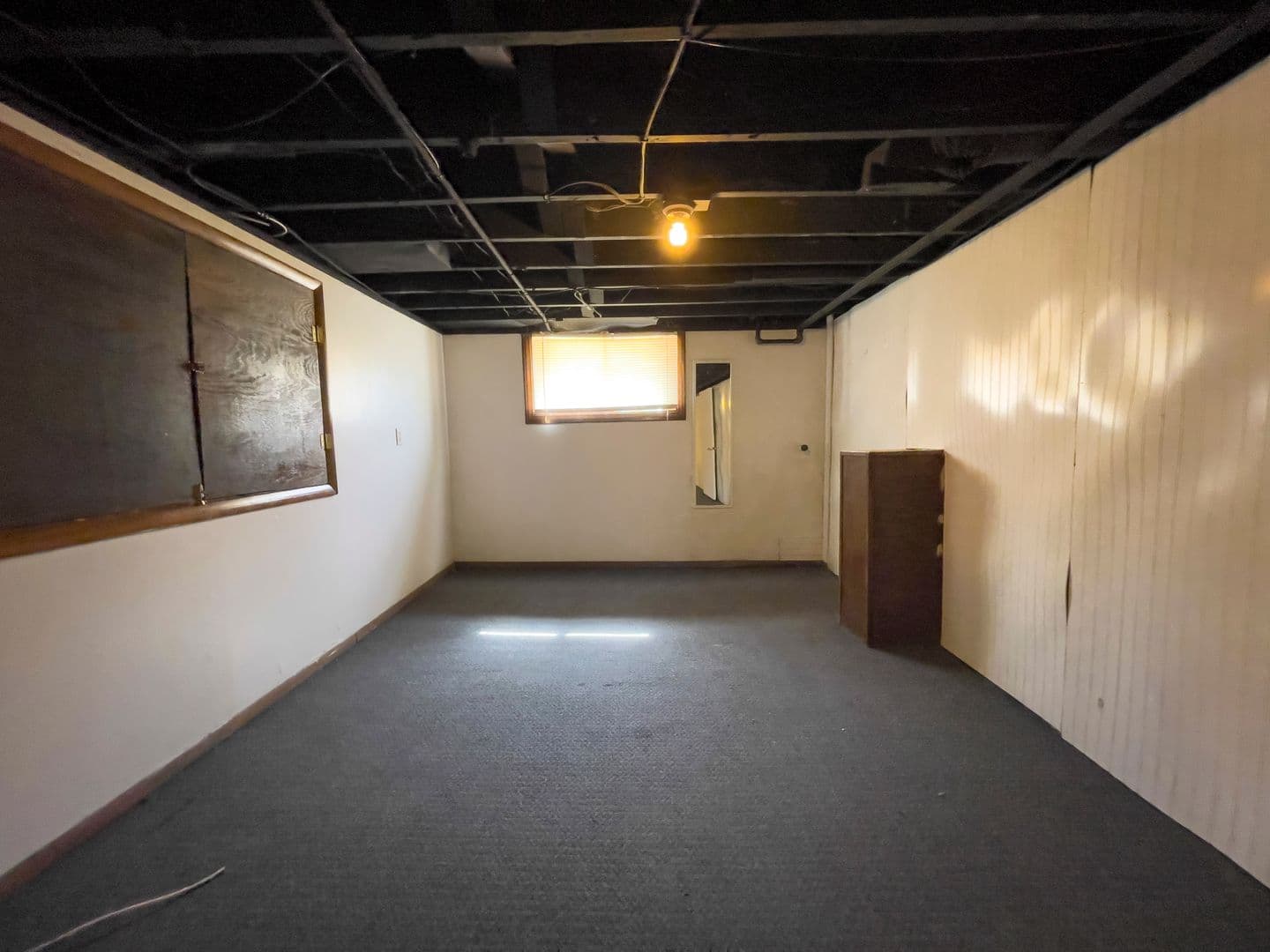 Muncie House: 101 N Dill St