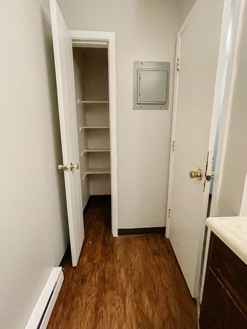 Muncie Apartment: 1408 W White River Blvd