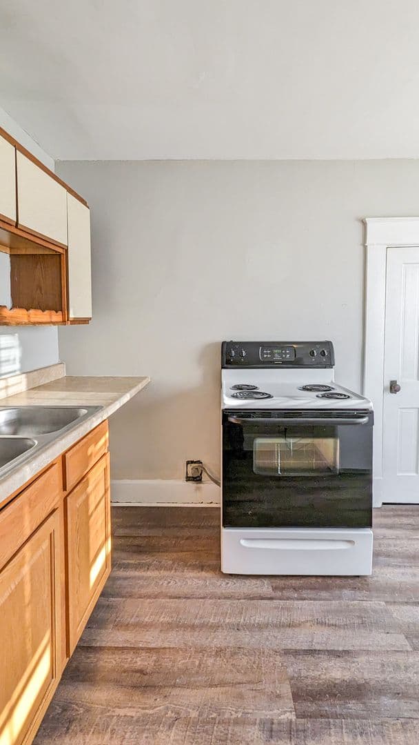 Muncie Apartment: 1900 W Jackson St.