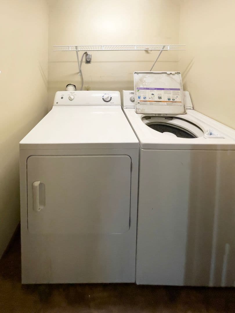 Muncie Apartment: 2015 W Godman Ave