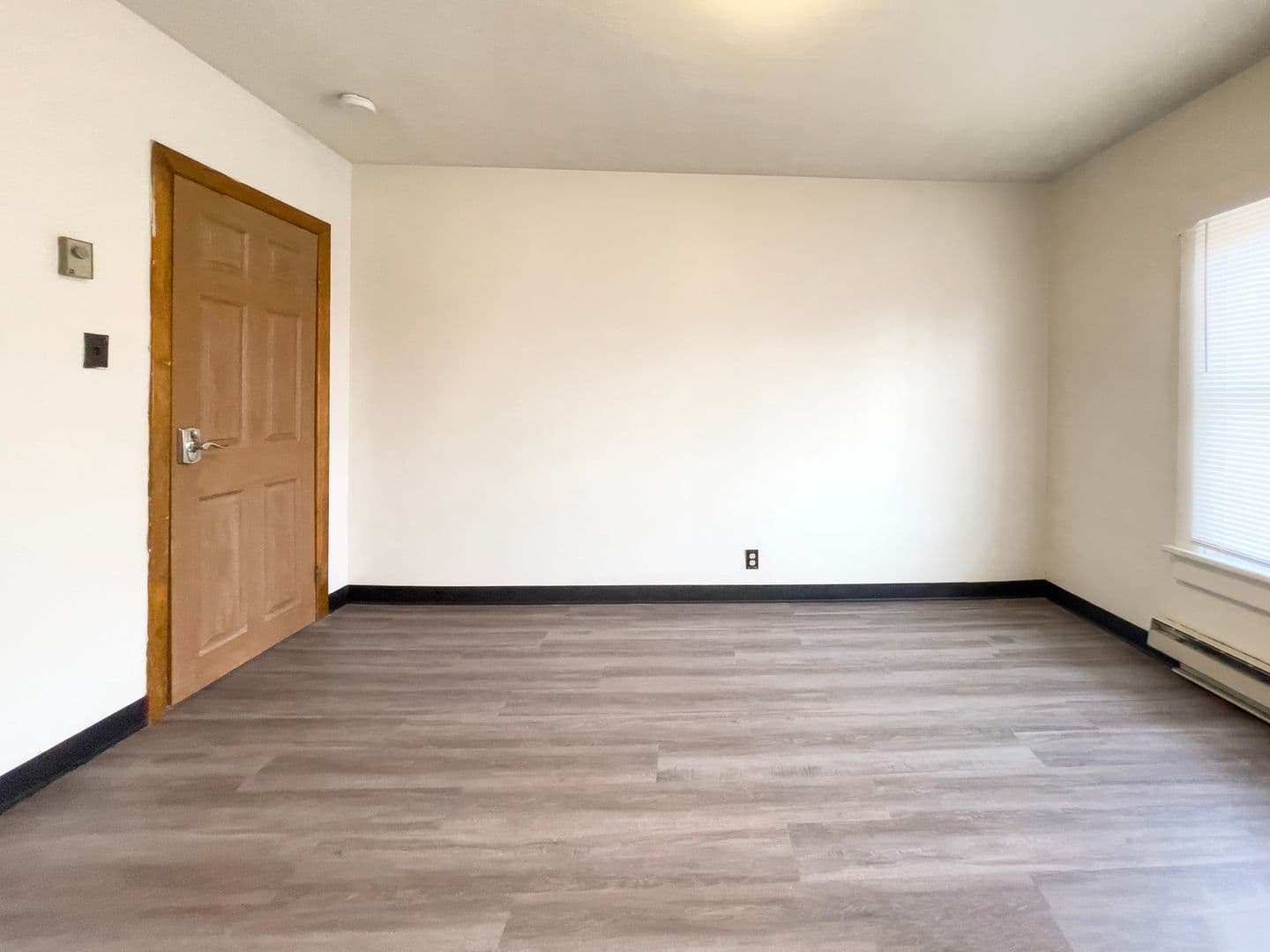 Muncie Apartment: 1924 W Jackson St