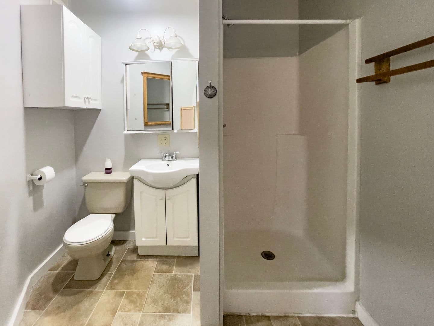Muncie Apartment: 402 N Calvert St.