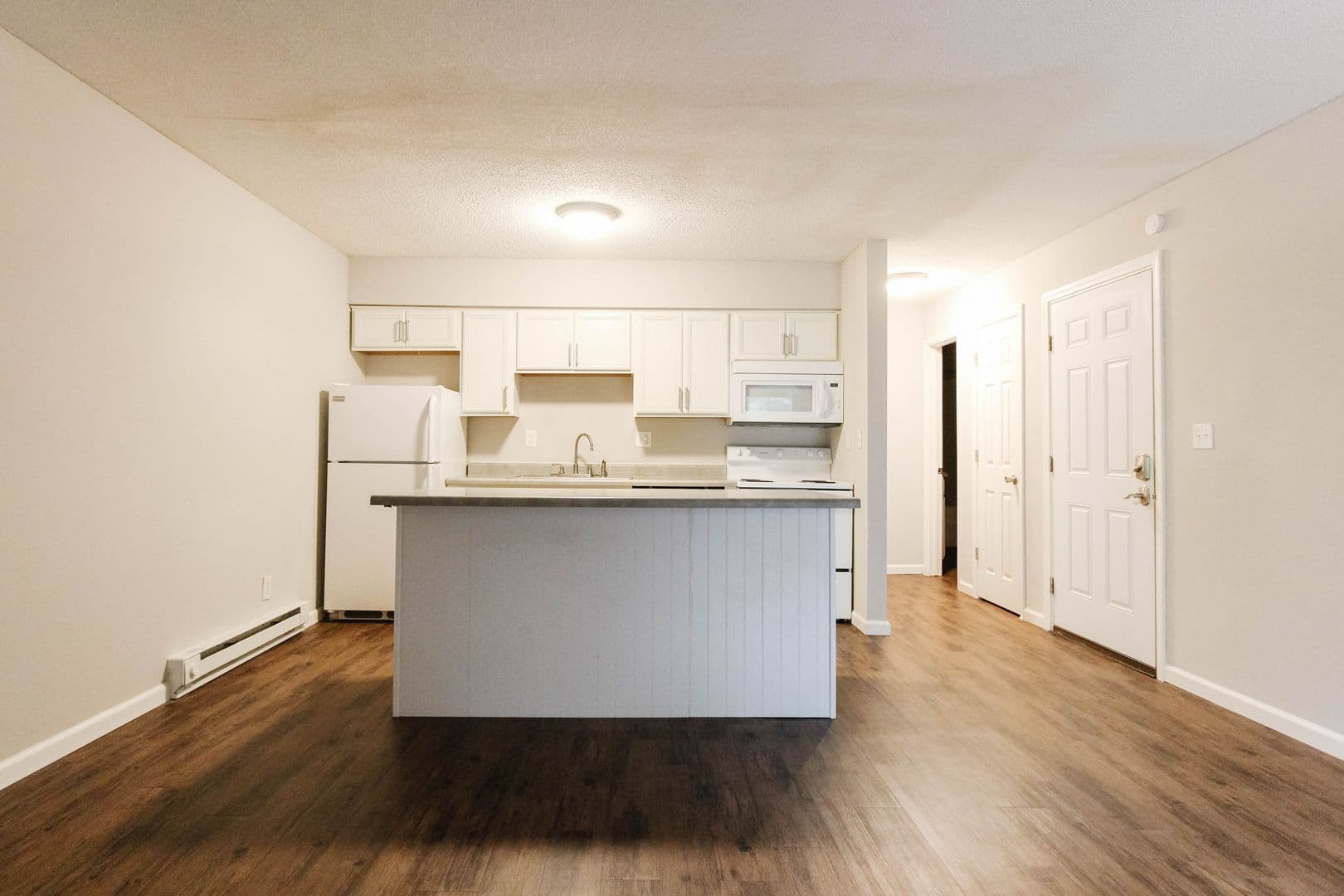 Muncie Apartment: 1408 W White River Blvd