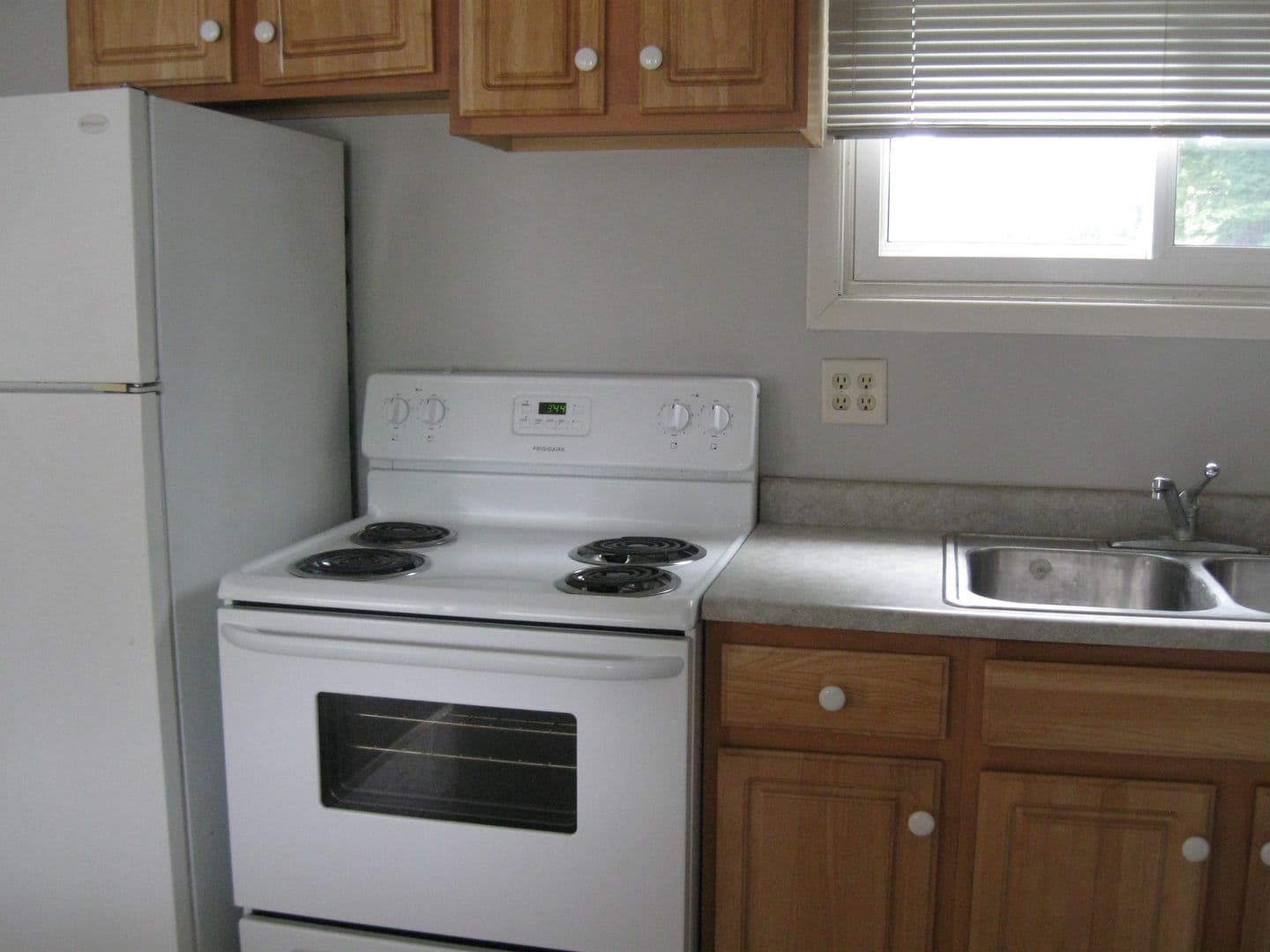 Muncie Apartment: 807 W. University Ave.