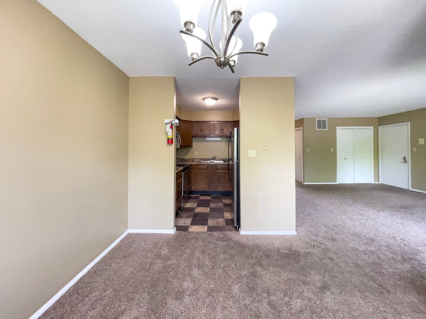 Muncie Apartment: 920 N. Linden St. Apt 1