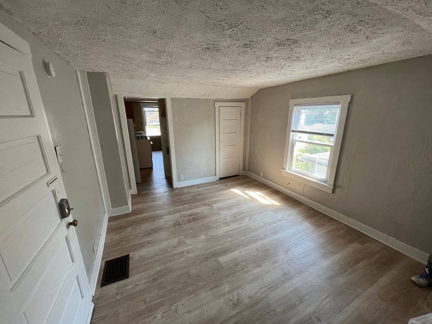 Muncie Apartment: 808 W Beechwood Ave.