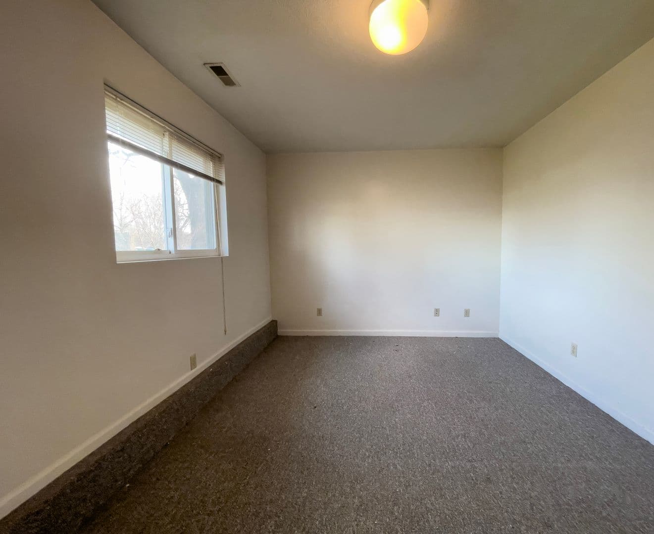 Muncie Apartment: 9011 W Jackson St