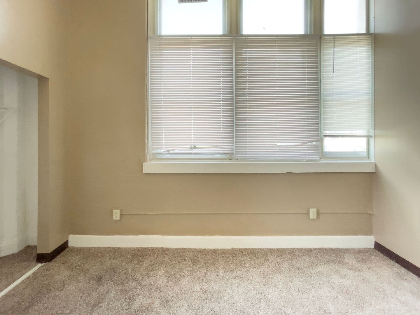 Muncie Apartment: 301 W 13th St