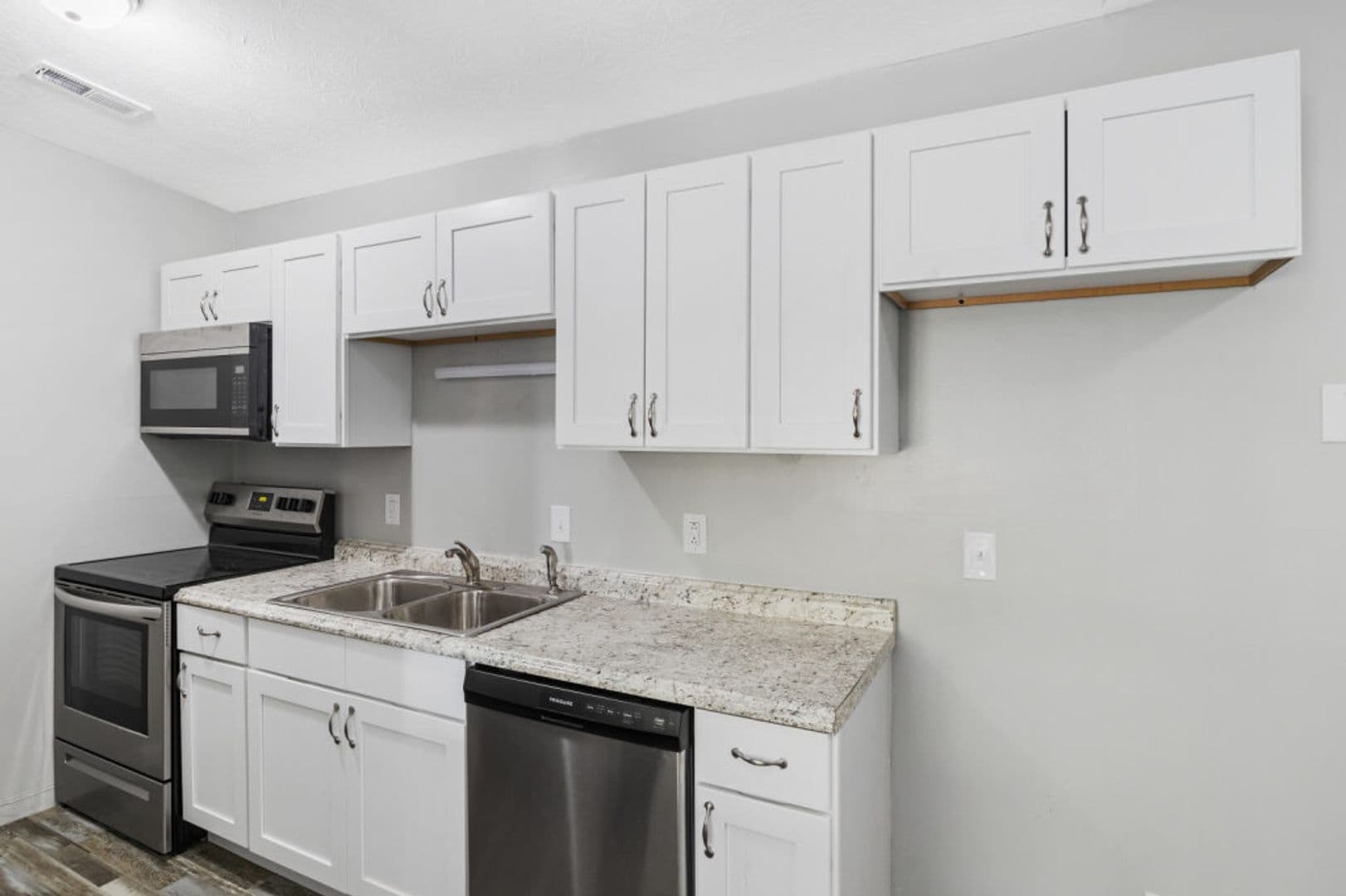 Muncie Apartment: 1200 W Bethel Ave.