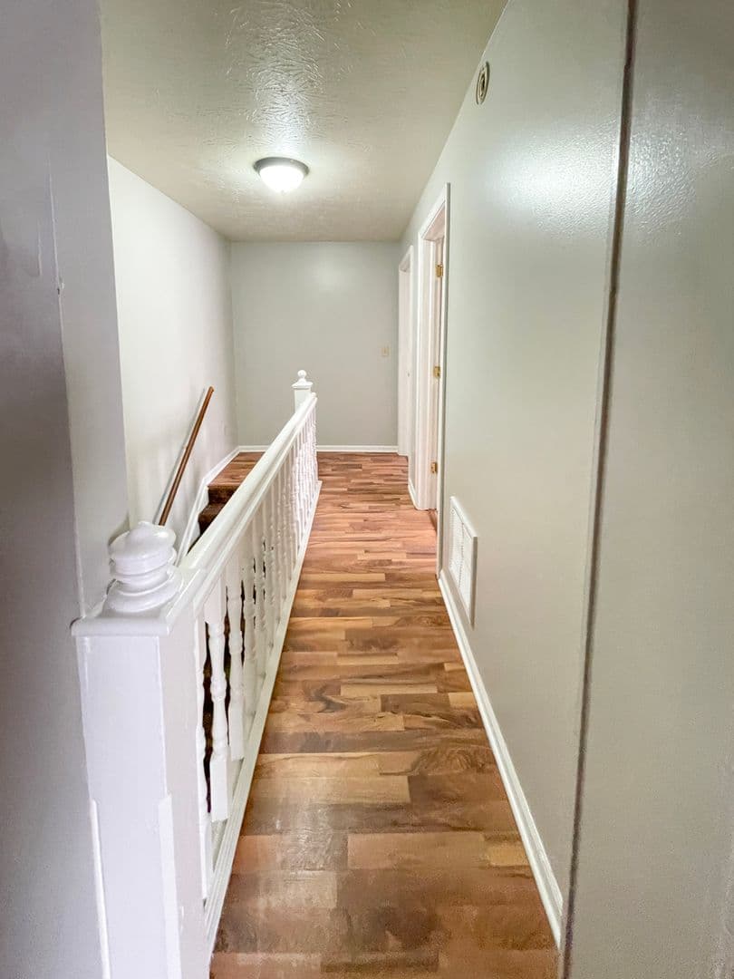 Muncie Apartment: 114 E 8th St