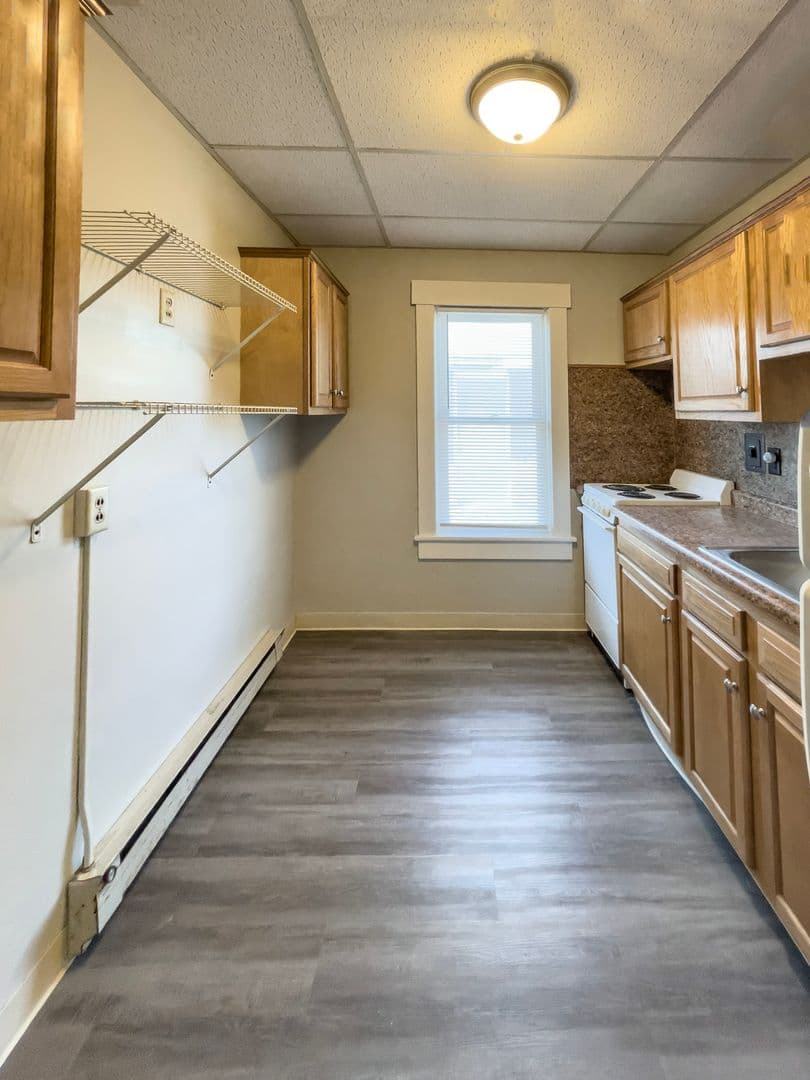 Muncie Apartment: 1924 W Jackson St