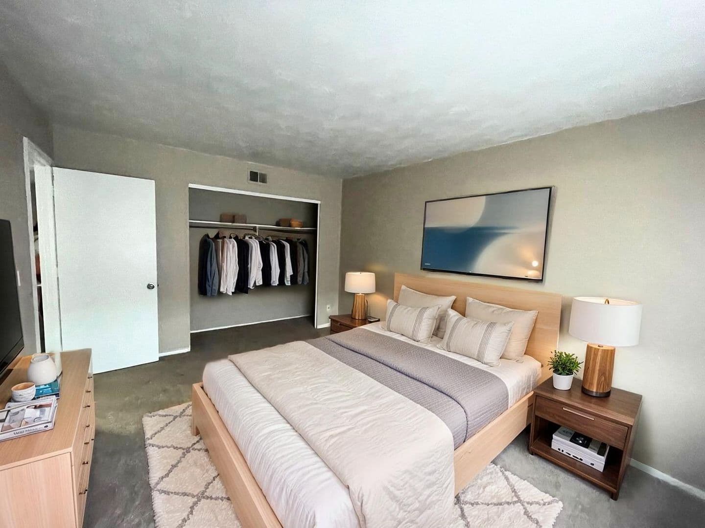 Muncie Apartment: 720 W Centennial Ave.