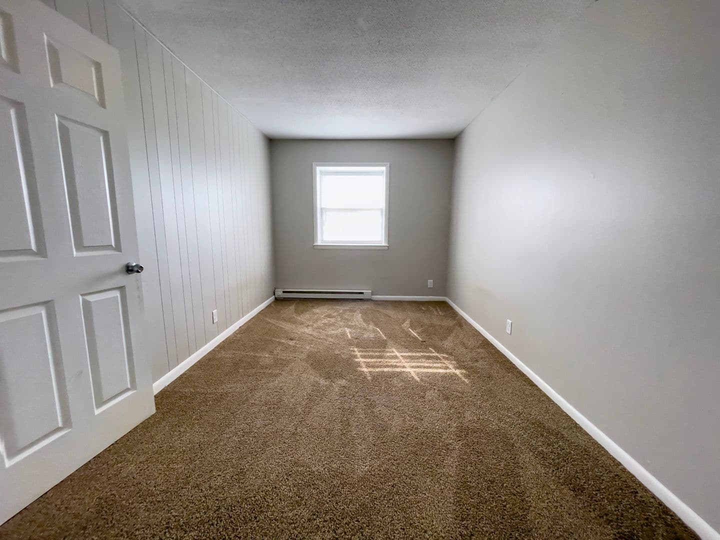Muncie Apartment: 2525 1/2 Ethel Ave