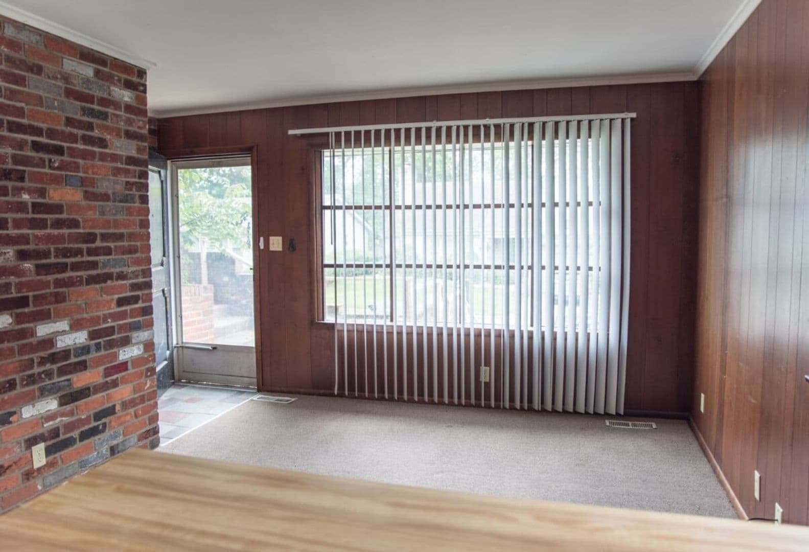 Muncie Apartment: 824 W Wayne St.