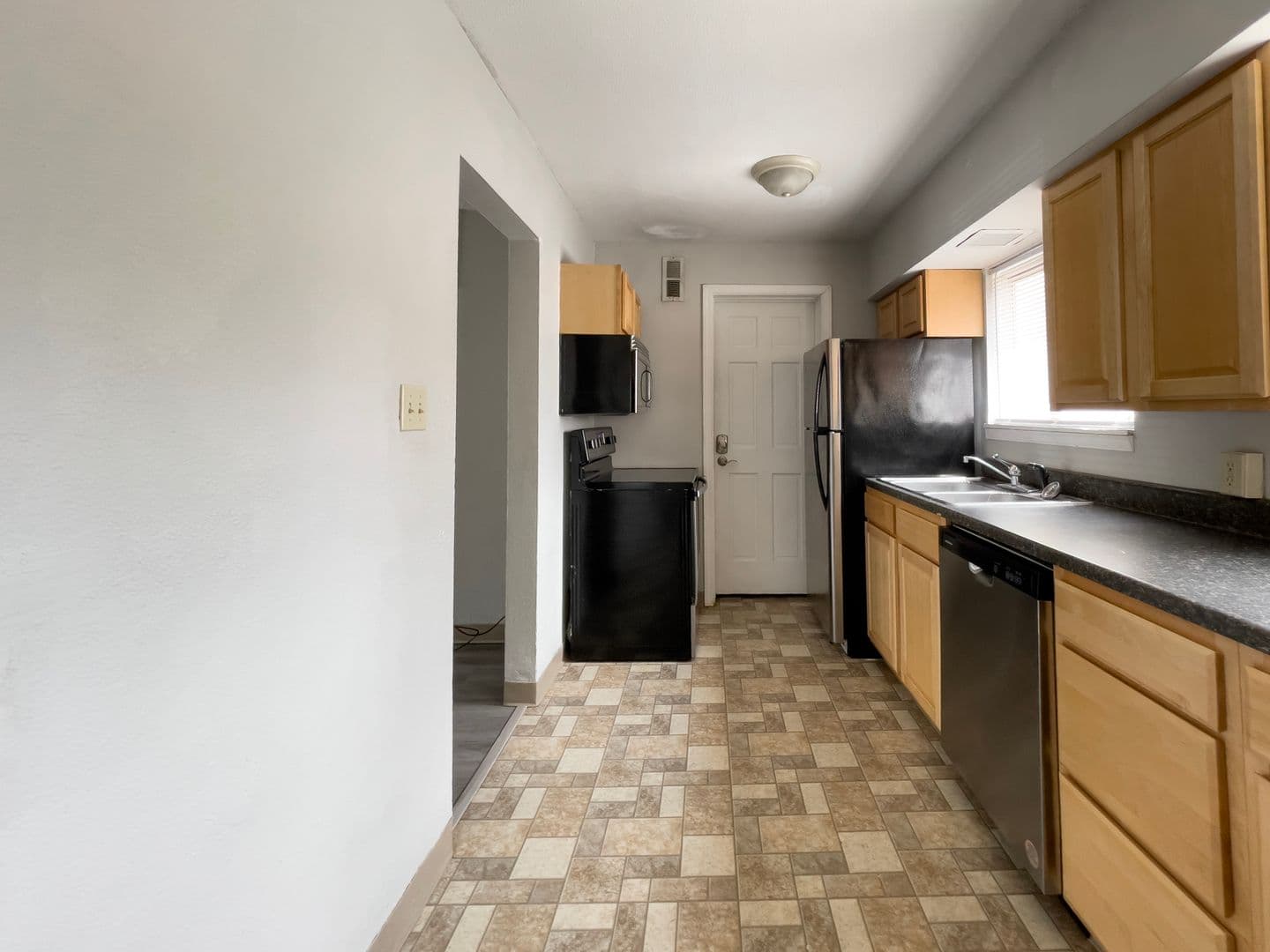 Muncie Apartment: 1619 W. Gilbert St.