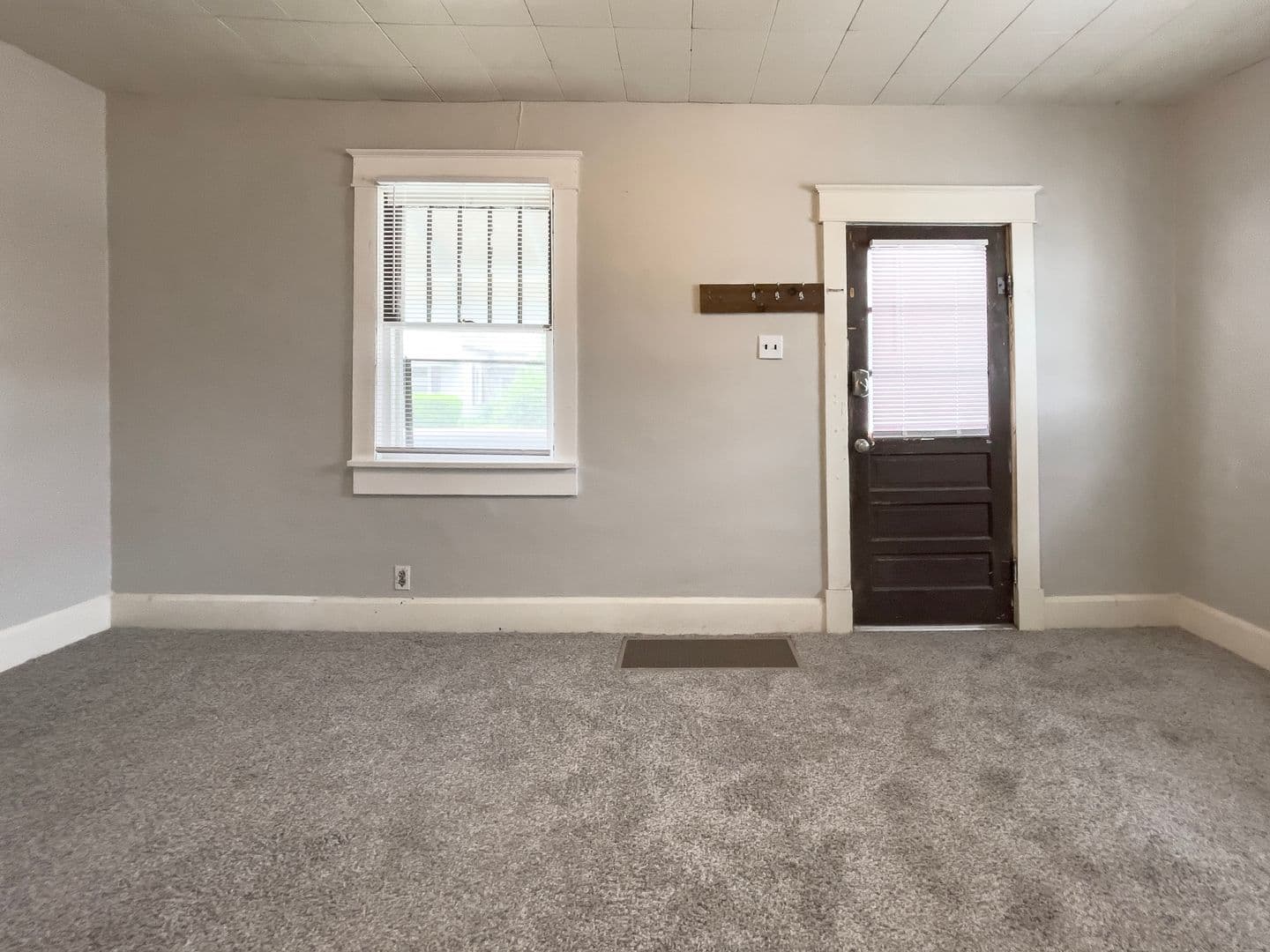 Muncie Apartment: 218 S Martin Ave