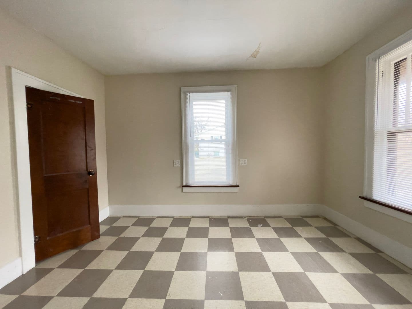 Muncie House: 215 S. Talley Ave