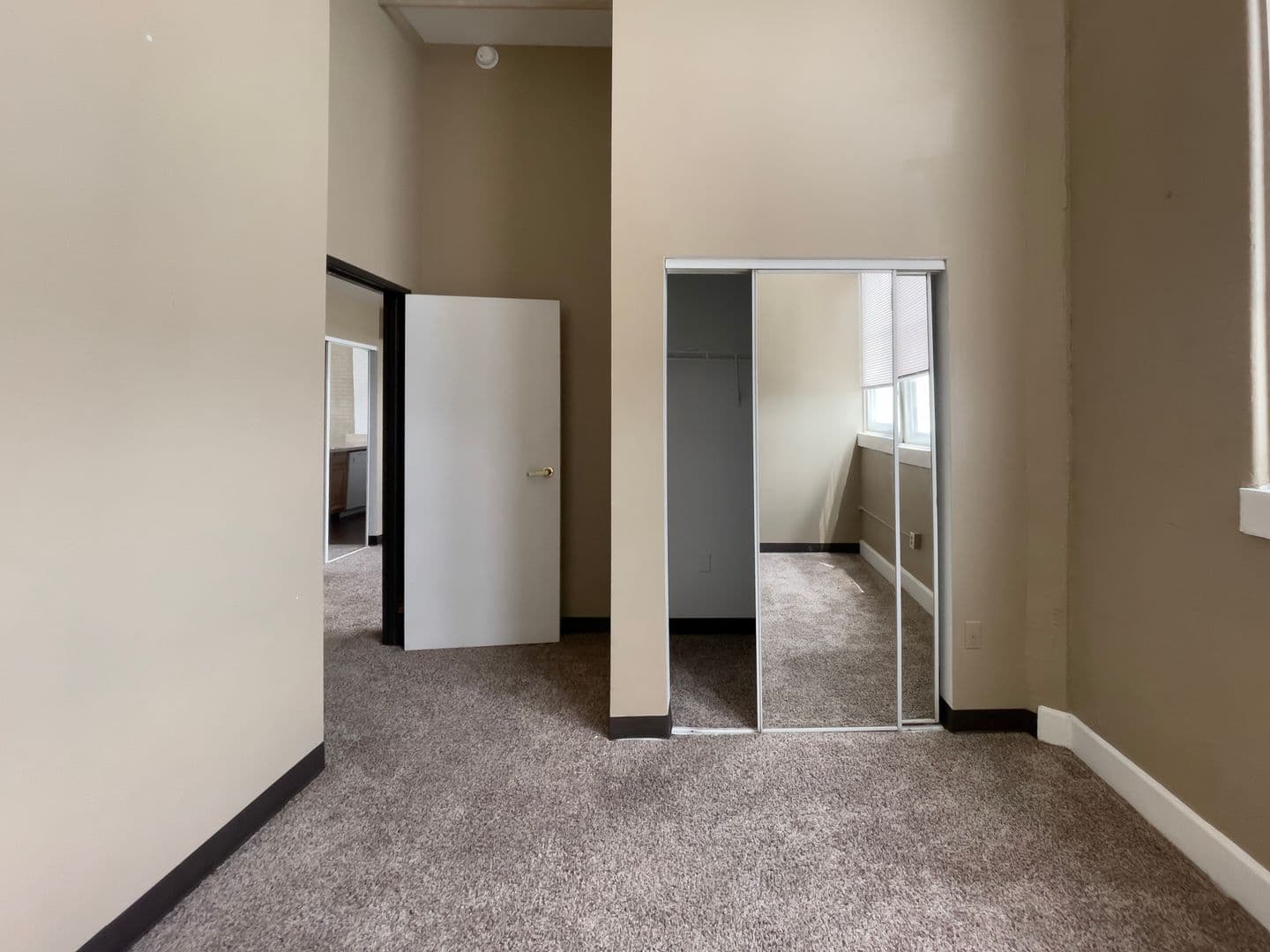 Muncie Apartment: 301 W 13th St