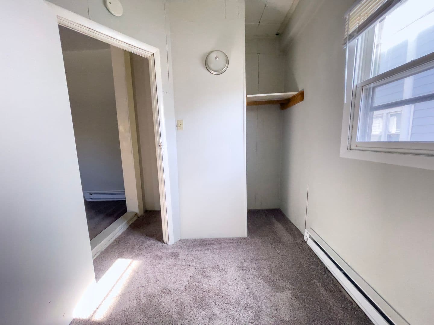 Muncie Apartment: 216 N McKinley Ave.