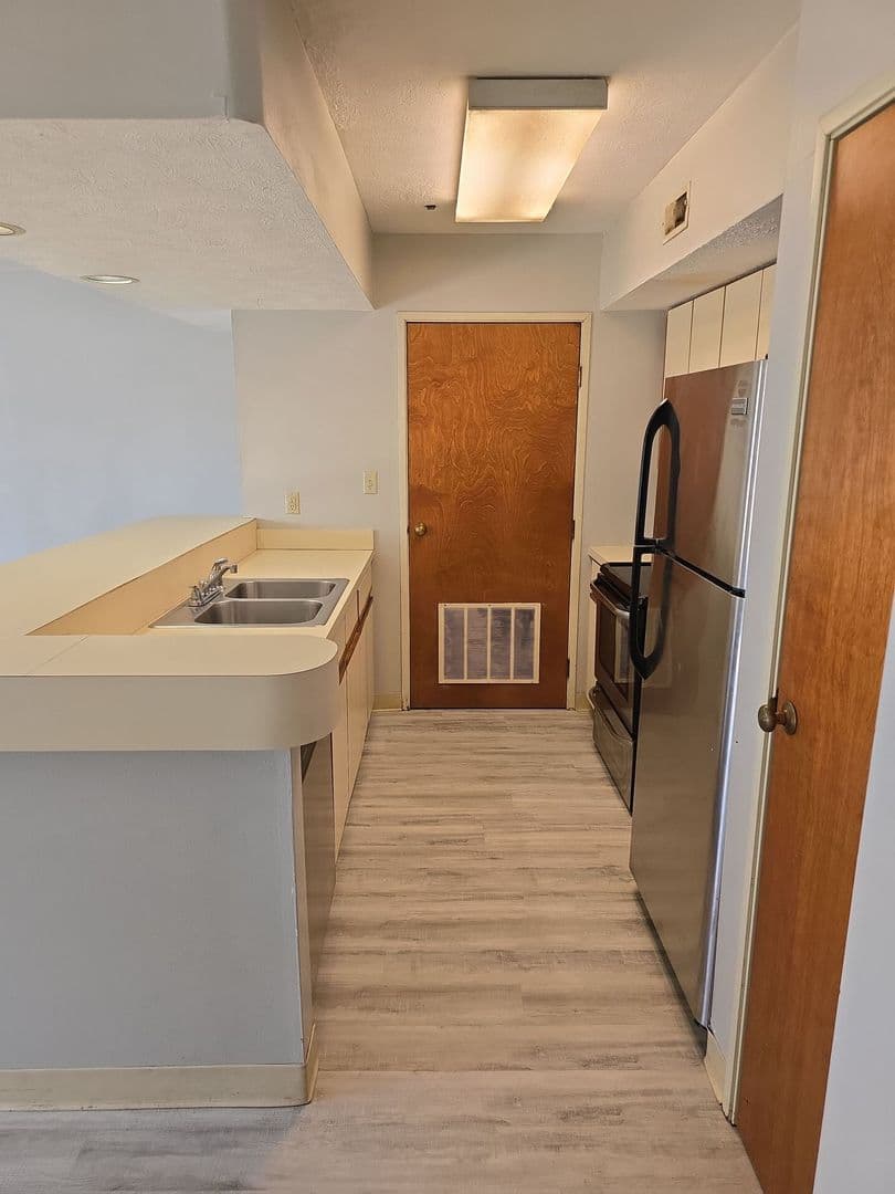 Muncie Apartment: 519 N. Dill St.