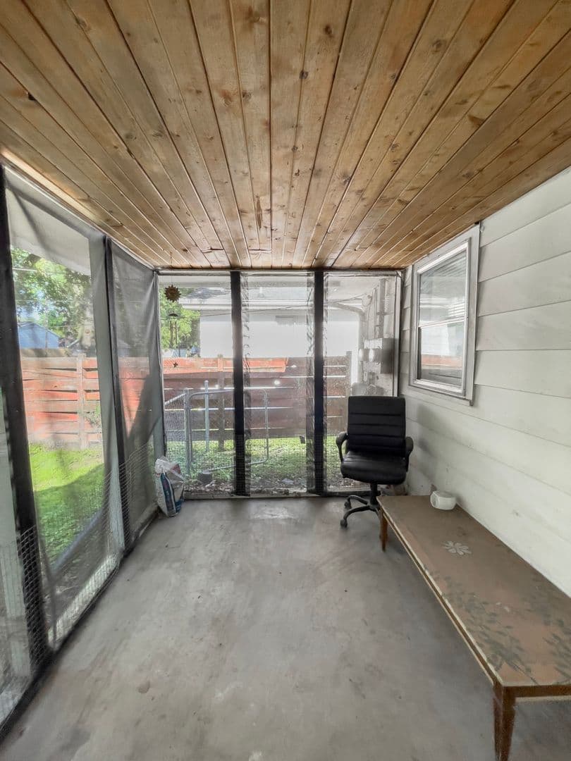 Muncie Apartment: 2602 W Ethel Ave.