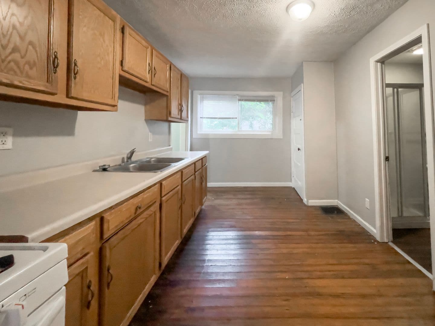 Muncie House: 1405 W Jackson St