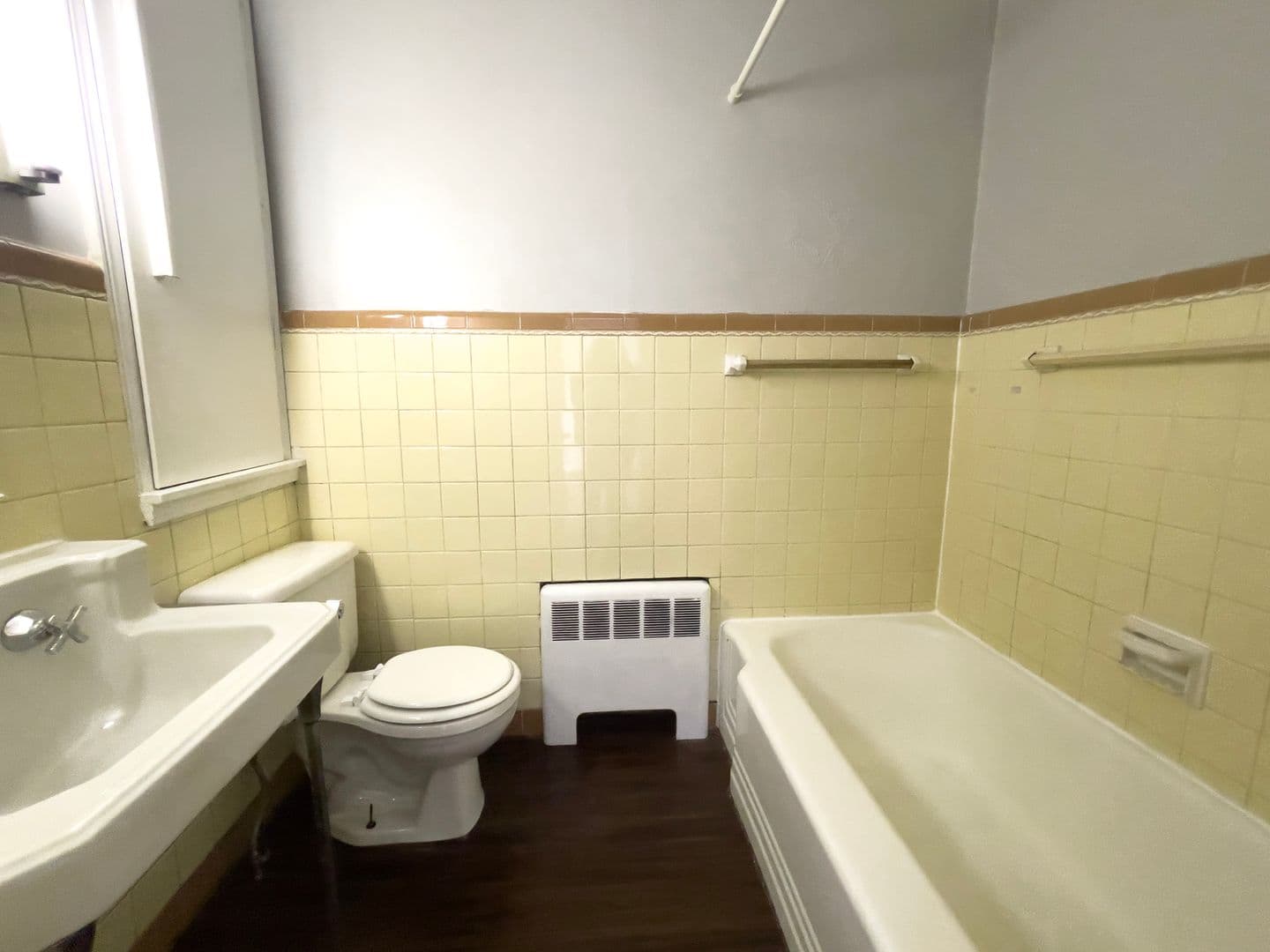 Muncie Apartment: 1520 W Main Street  Apt. 2