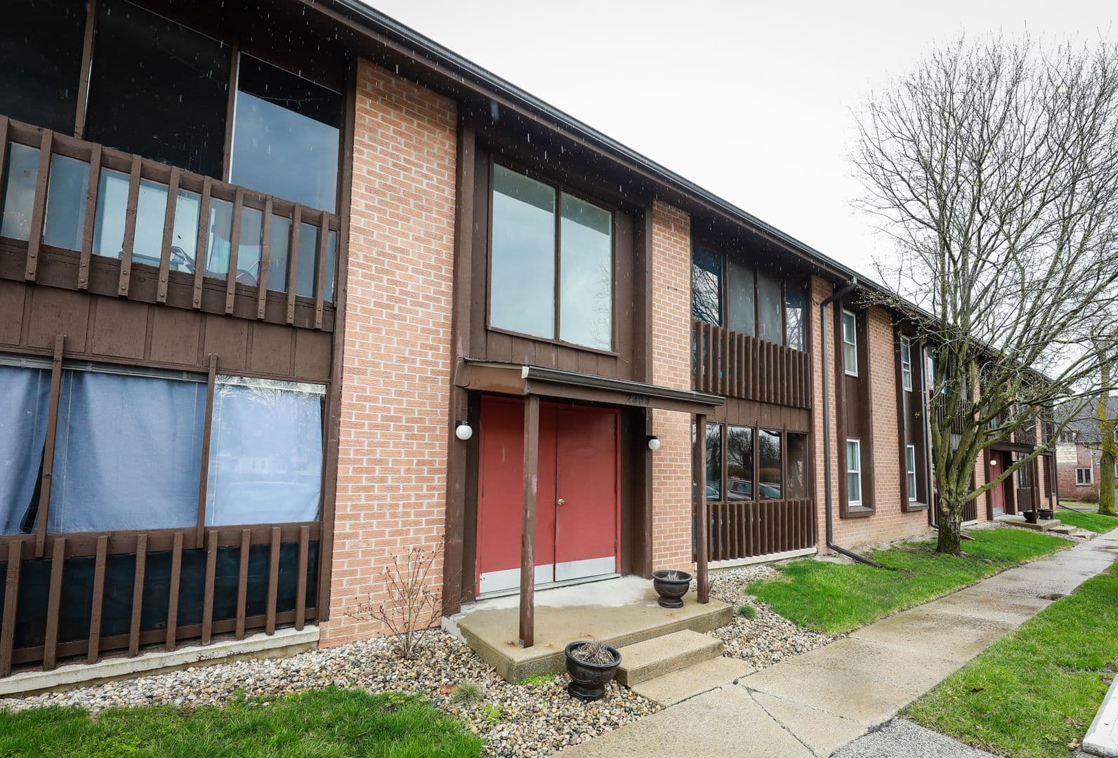 Muncie Apartment: 2504 N Wheeling Ave