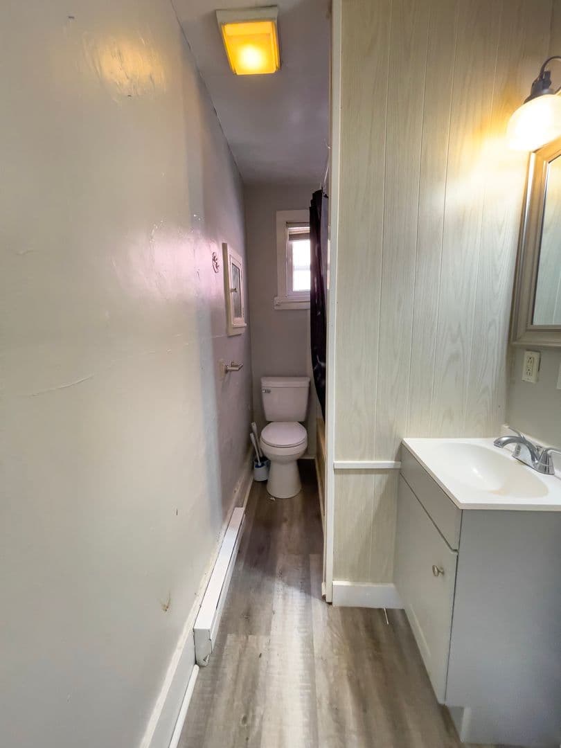 Muncie Apartment: 216 N McKinley Ave.