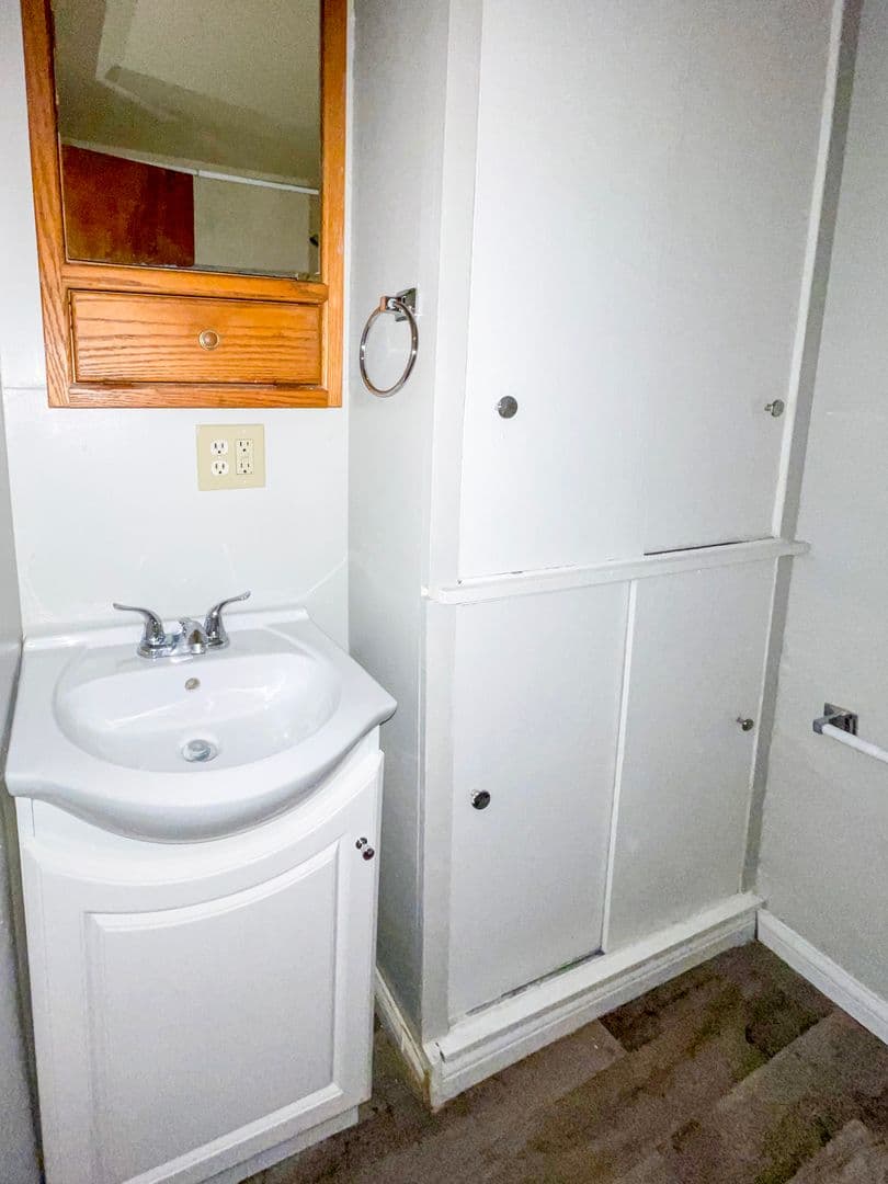 Muncie Apartment: 402 N Calvert St.